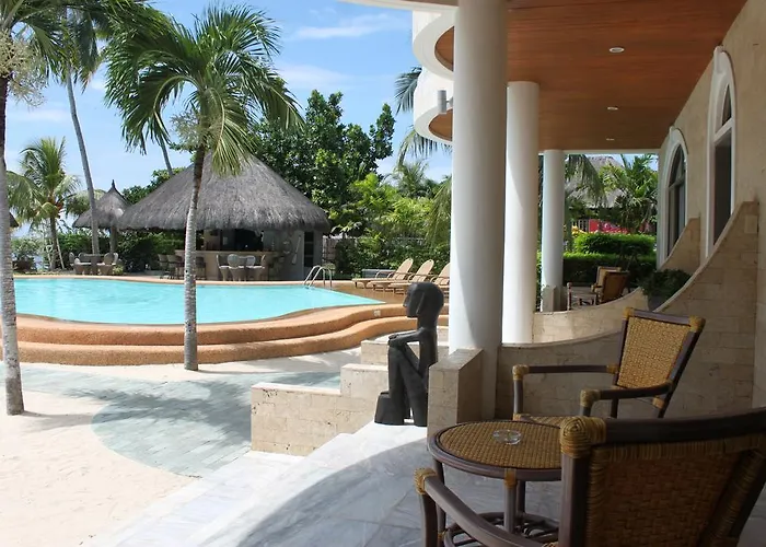 Linaw Beach Resort