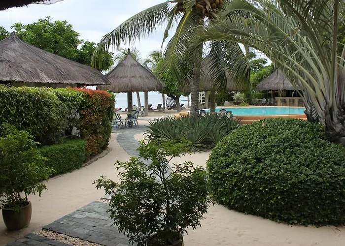 Linaw Beach Resort