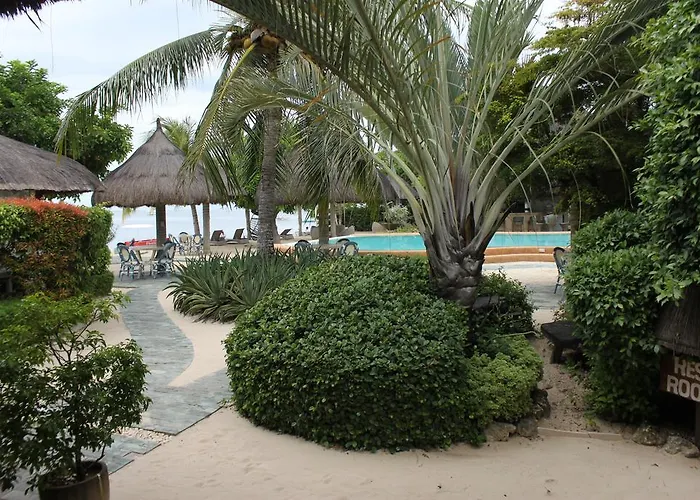 Linaw Beach Resort