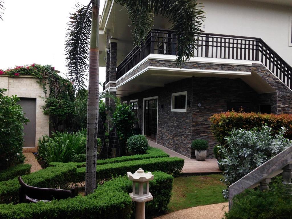 Linaw Resort